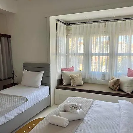 B House Hotel 5*